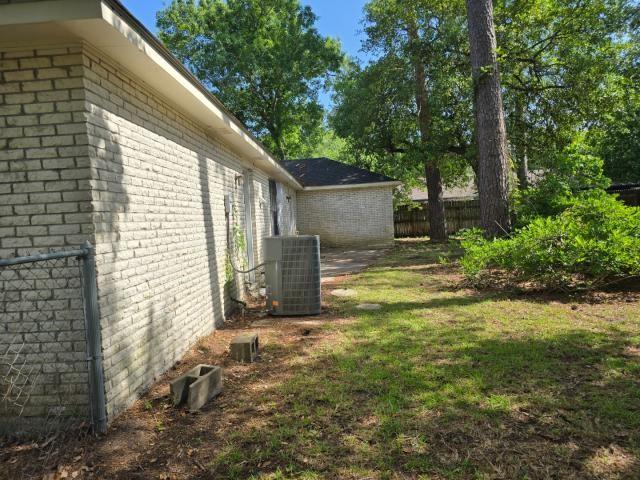 106 HEMLOCK Court