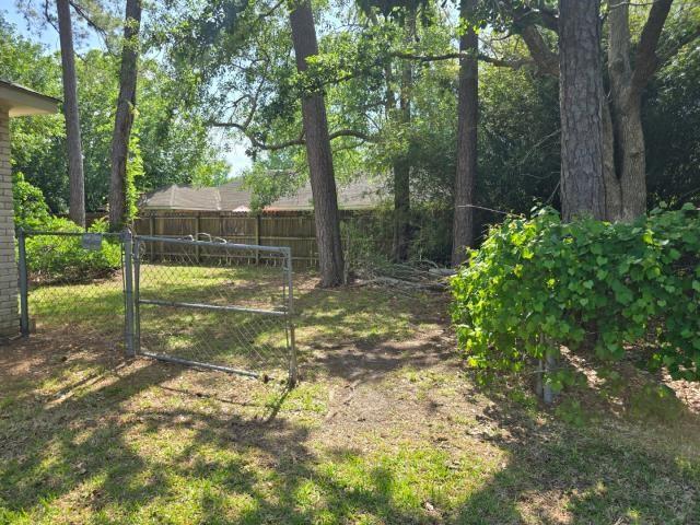 106 HEMLOCK Court