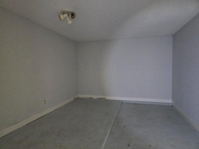 106 HEMLOCK Court