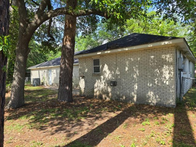 106 HEMLOCK Court