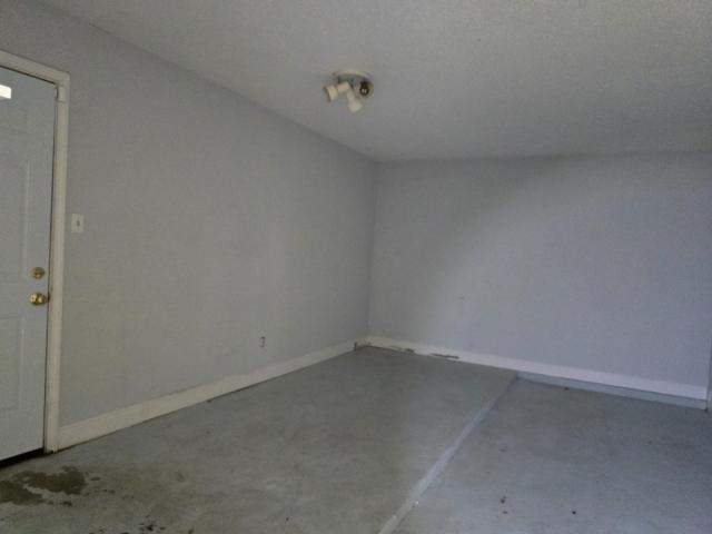 106 HEMLOCK Court