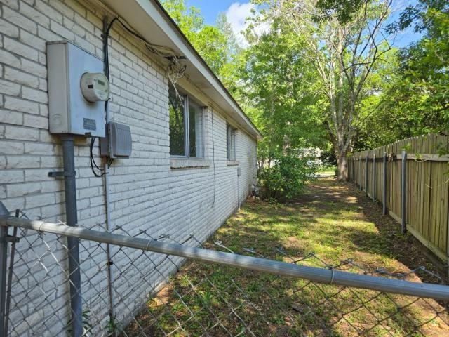 106 HEMLOCK Court