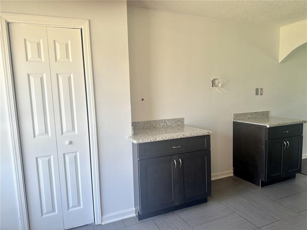 11 RIDGEWOOD Drive