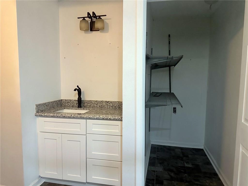 11 RIDGEWOOD Drive