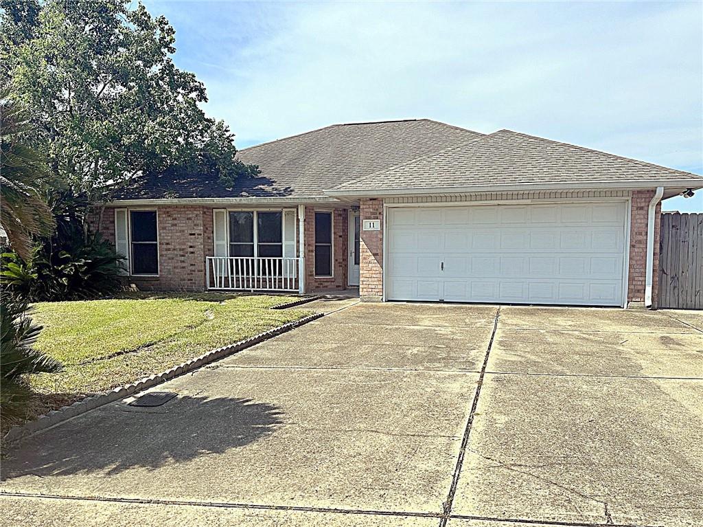 11 RIDGEWOOD Drive