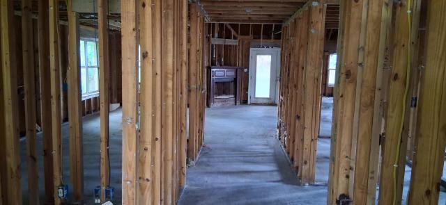 433 E MAPLE Loop
