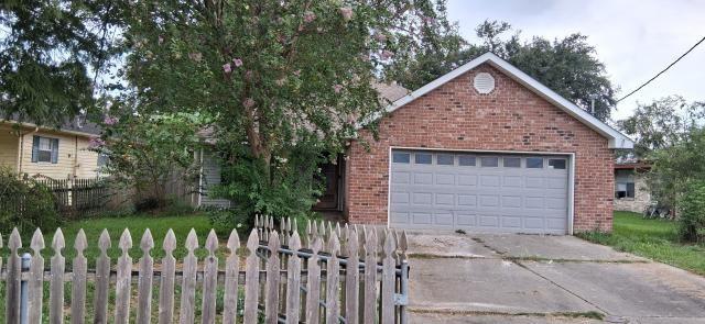 433 E MAPLE Loop