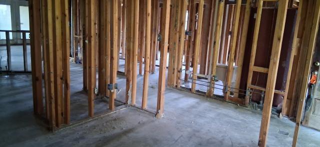 433 E MAPLE Loop
