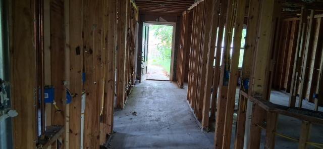 433 E MAPLE Loop