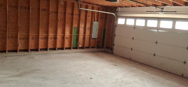 433 E MAPLE Loop