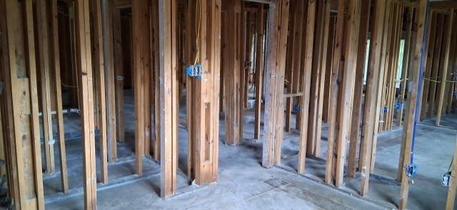 433 E MAPLE Loop