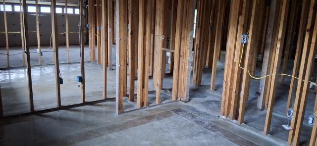 433 E MAPLE Loop