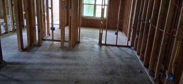 433 E MAPLE Loop