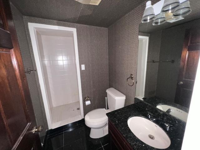 1 ROSEDOWN Court