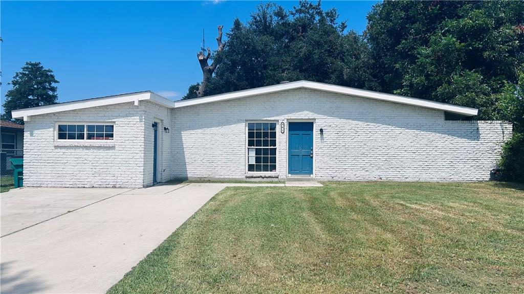 341 APPLETREE Lane