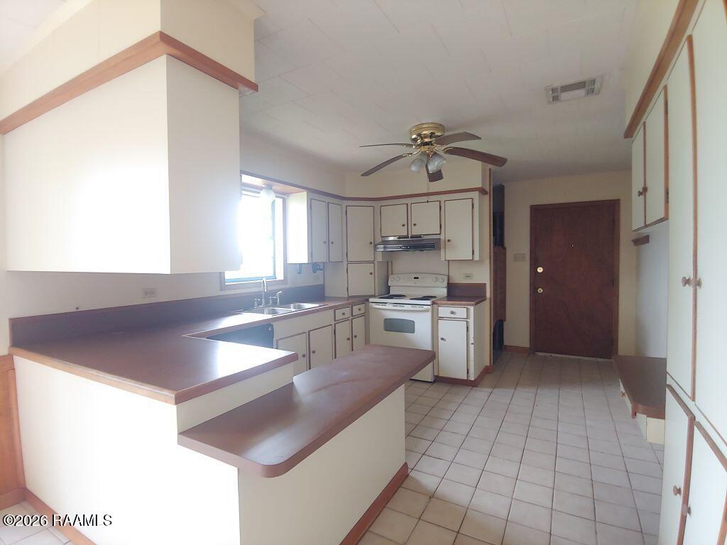 17832 W La Highway 82