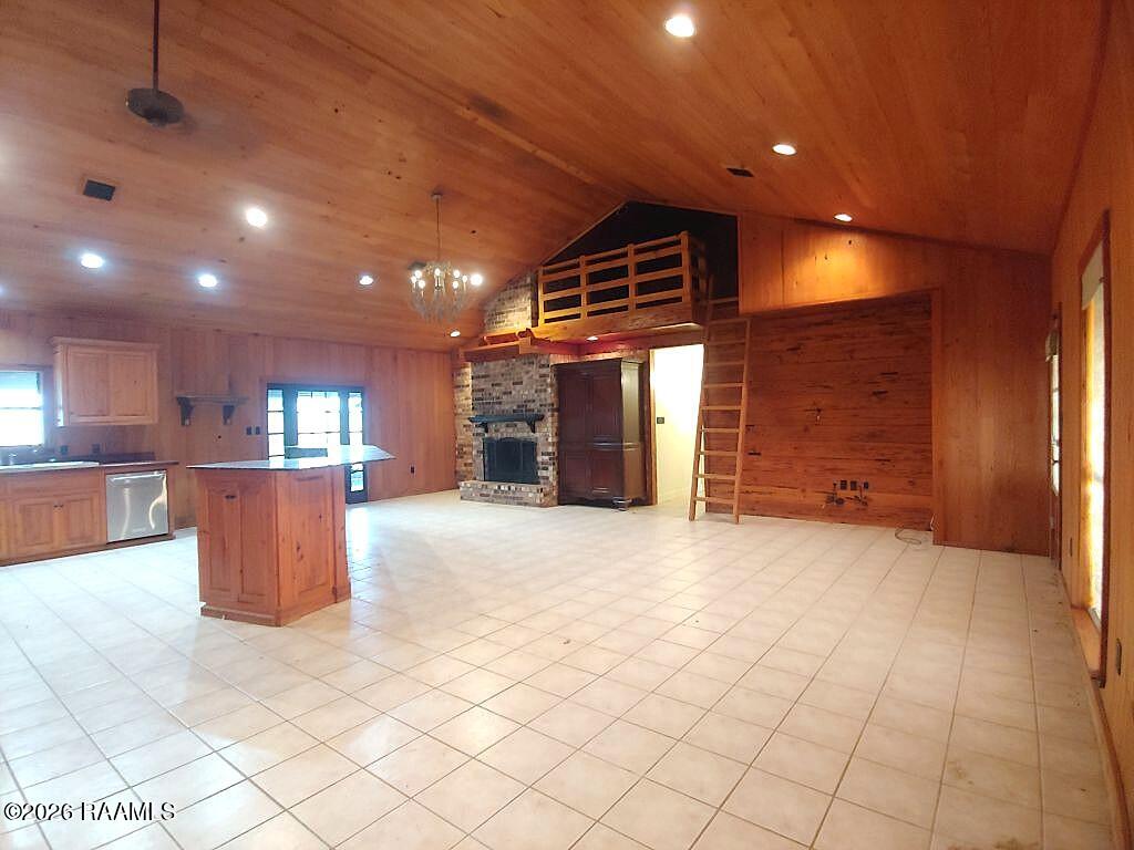 545 Coulee Lanoire Road