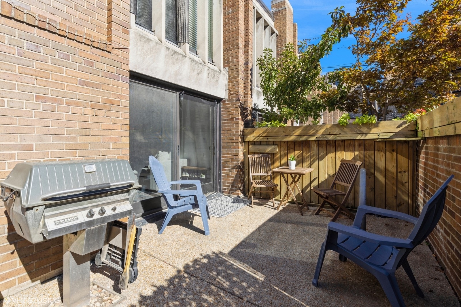 515 W Belden Avenue
