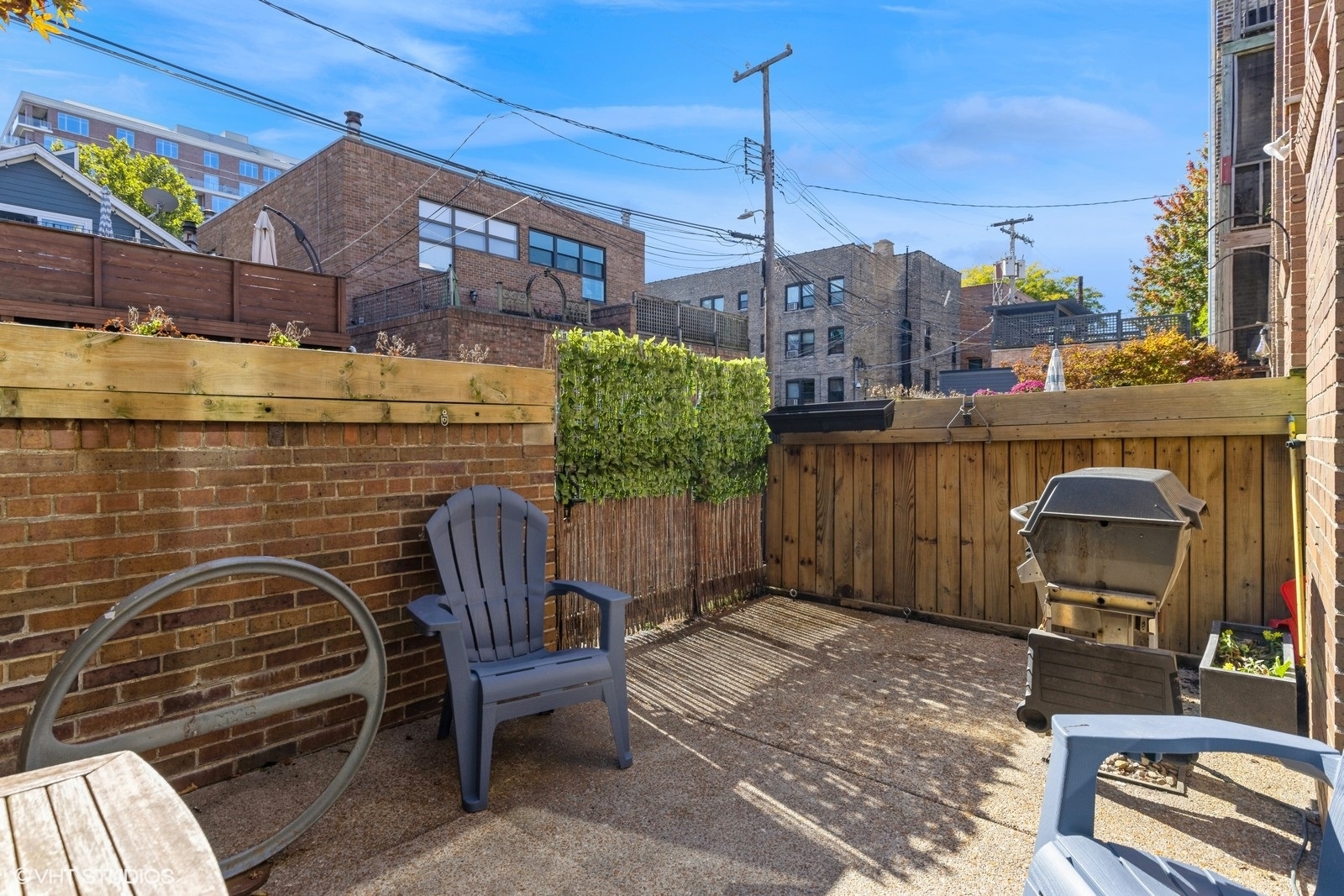 515 W Belden Avenue