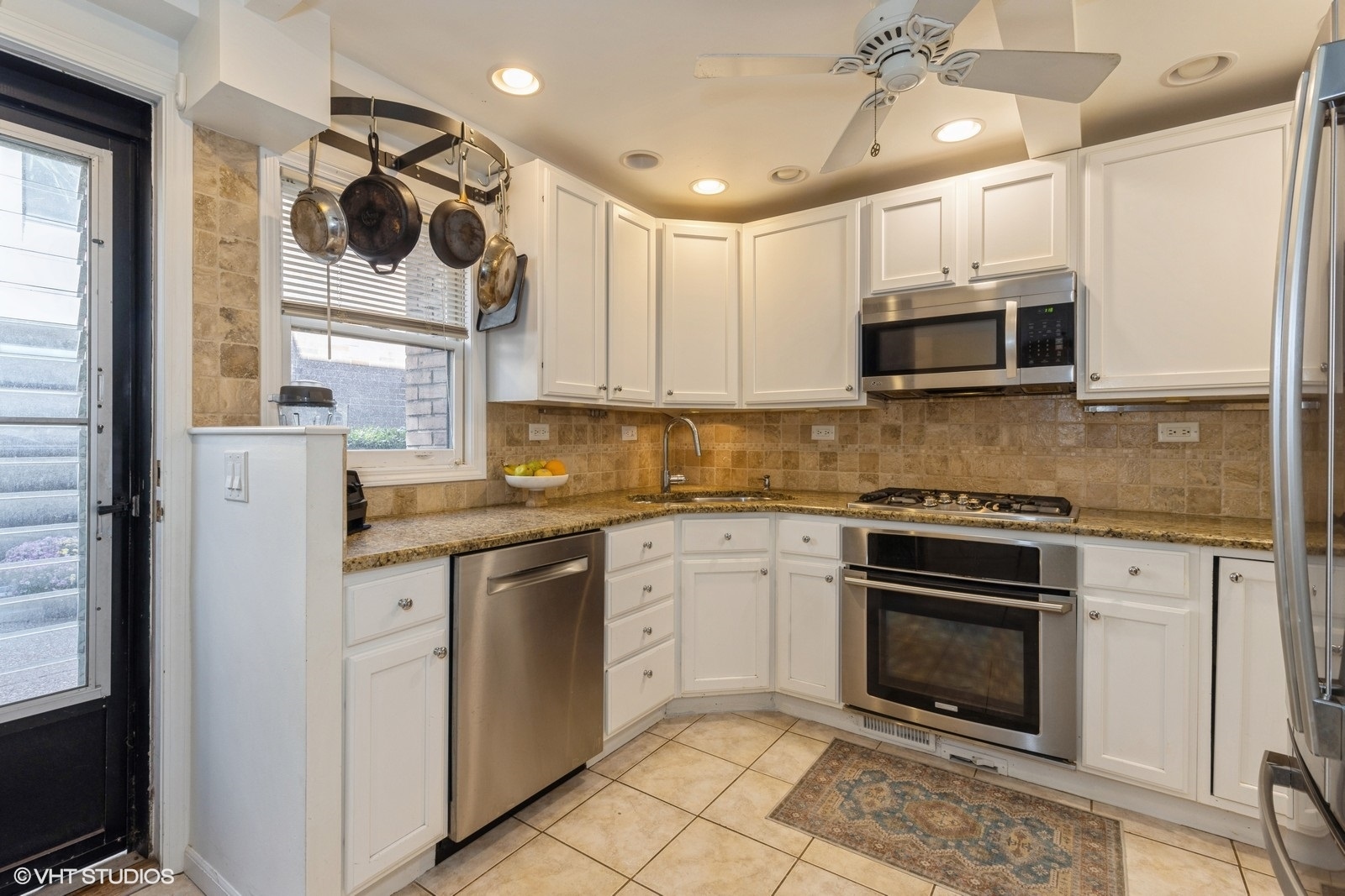 515 W Belden Avenue