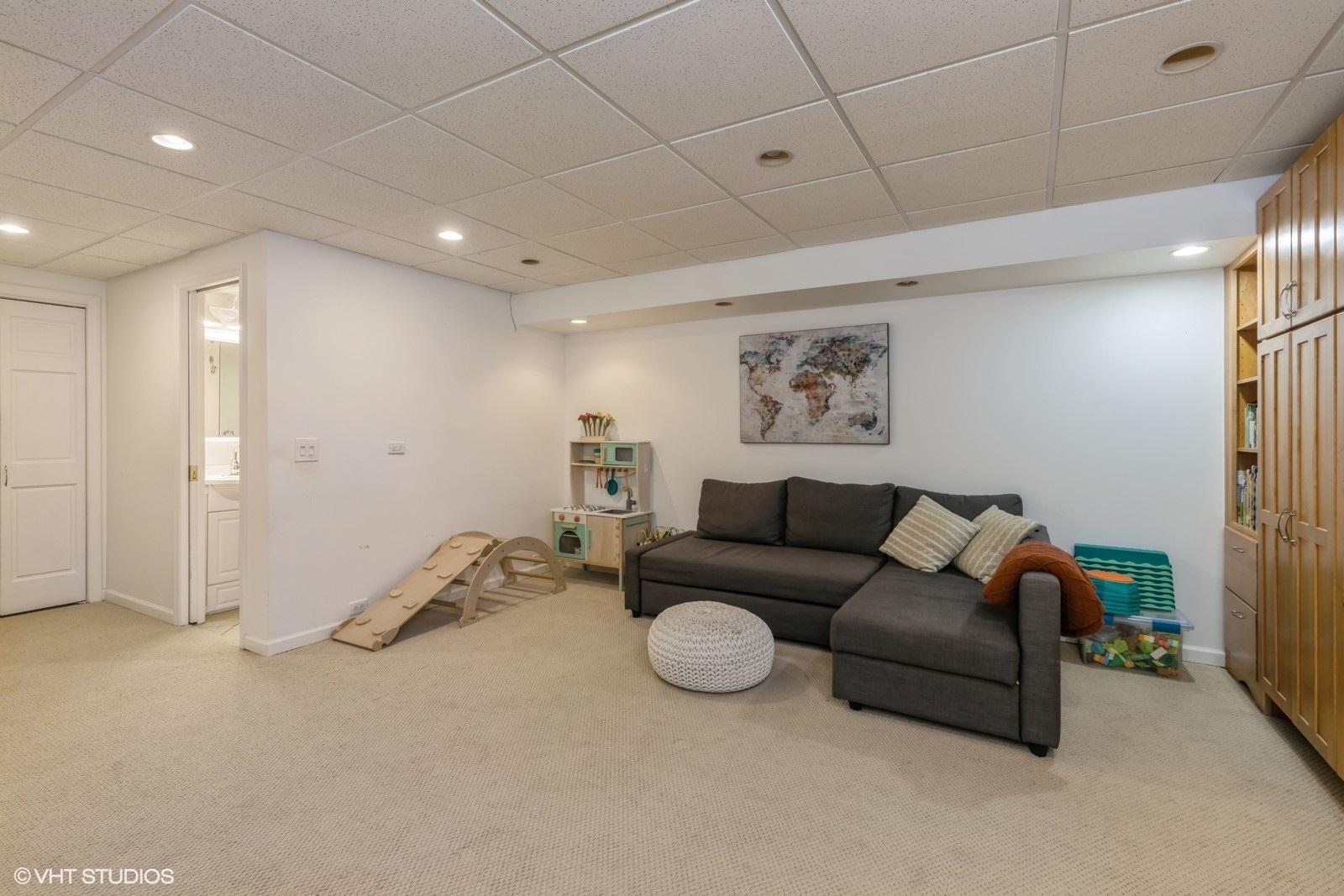 515 W Belden Avenue