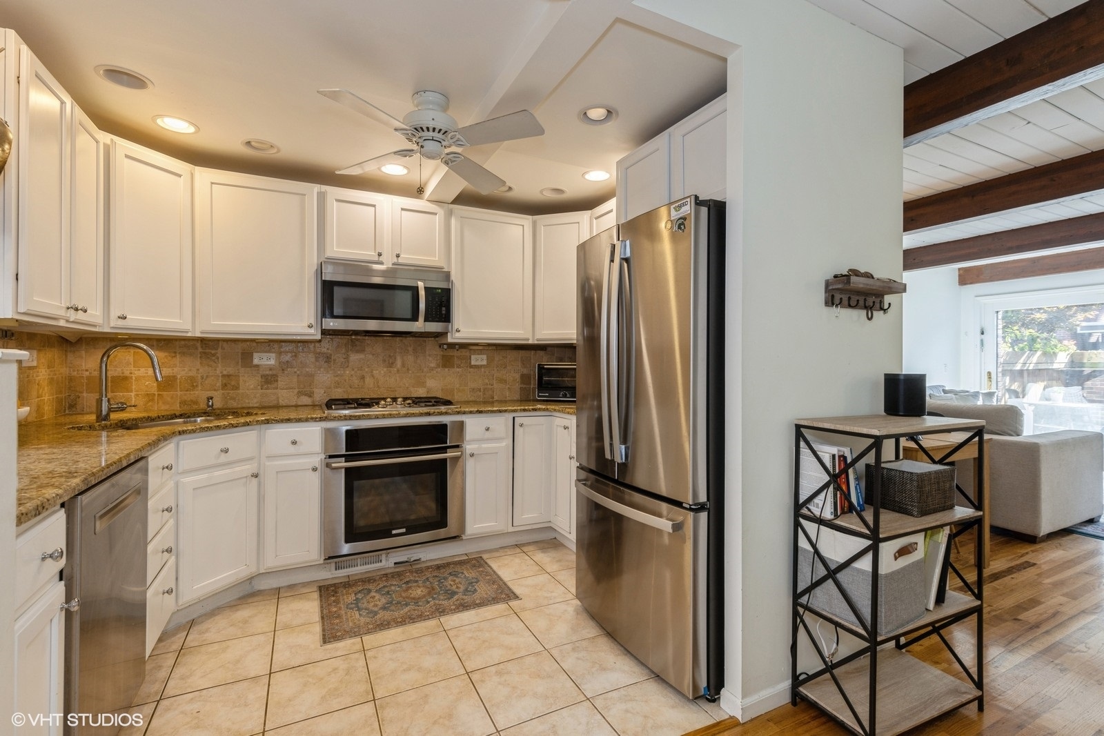 515 W Belden Avenue