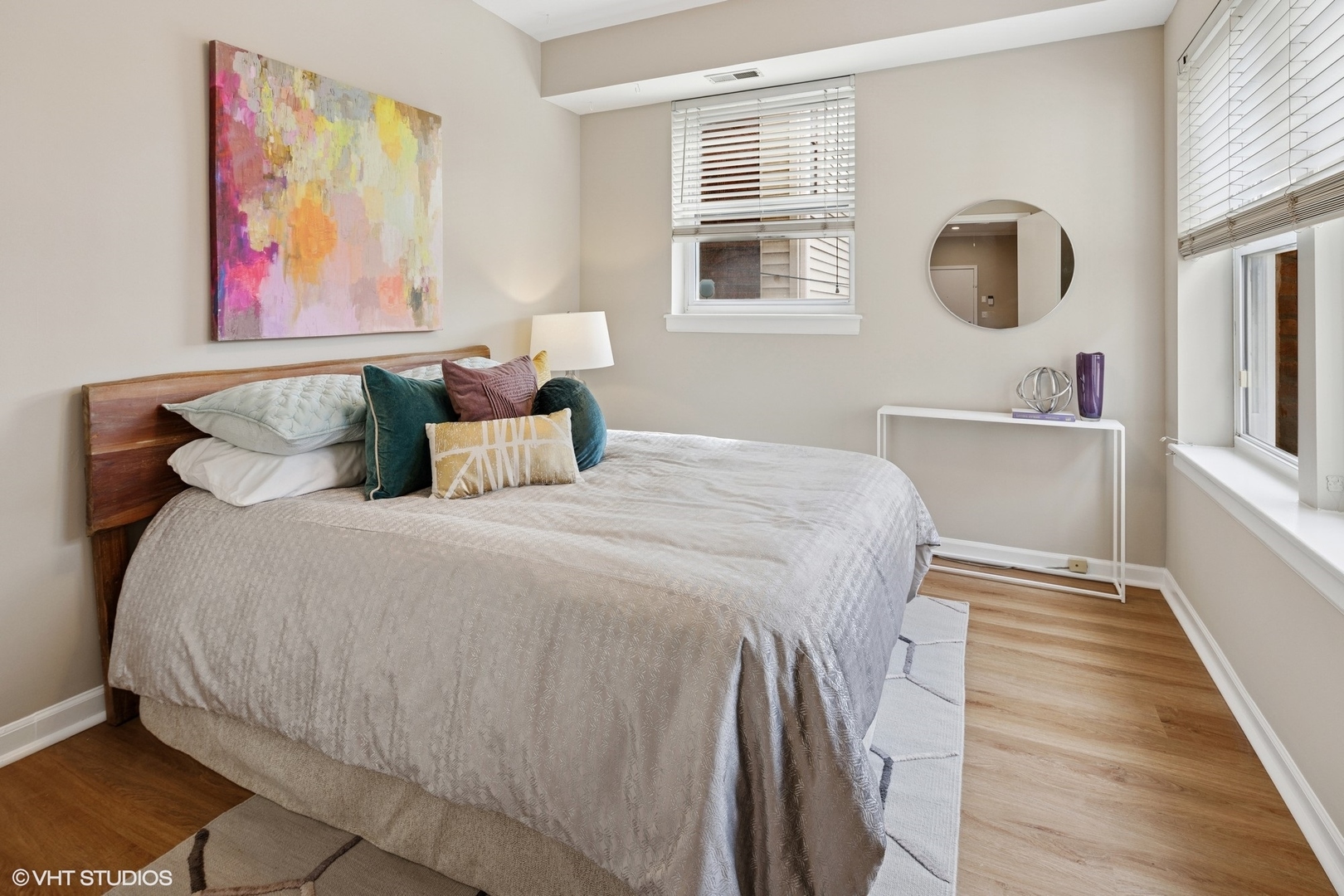 3252 N KENMORE Avenue Unit: 205