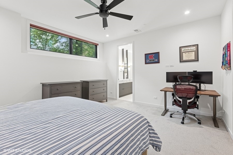 2633 N Emmett Street Unit: 1F