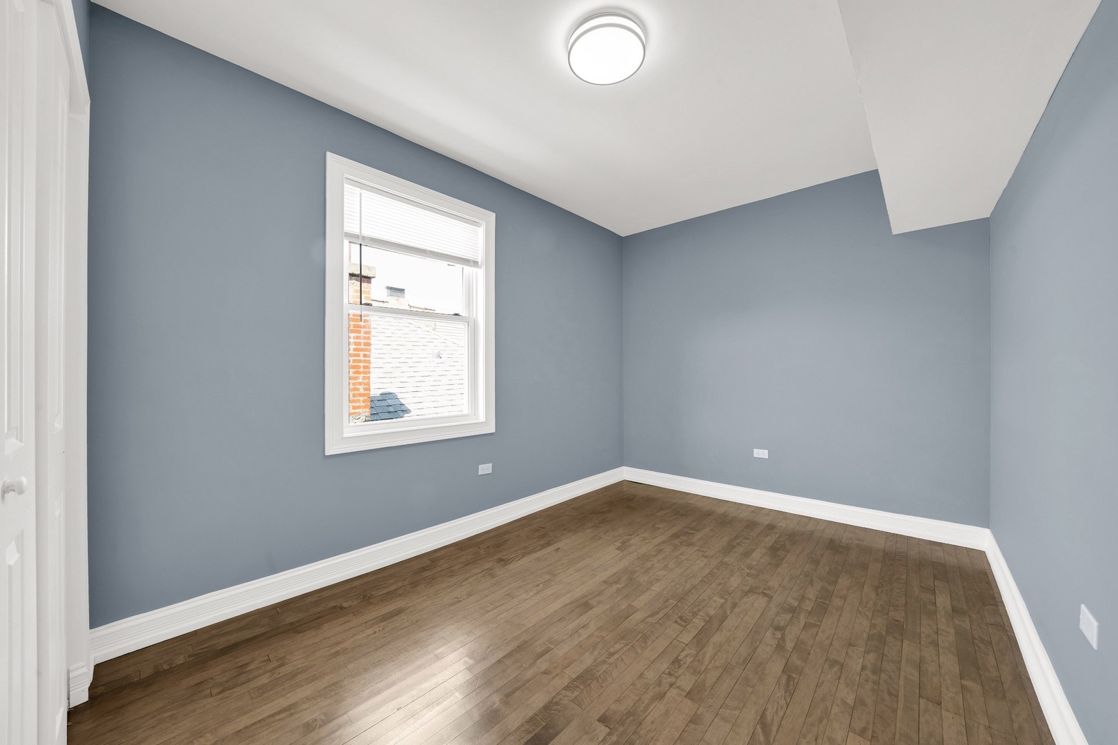 2929 N Harding Avenue