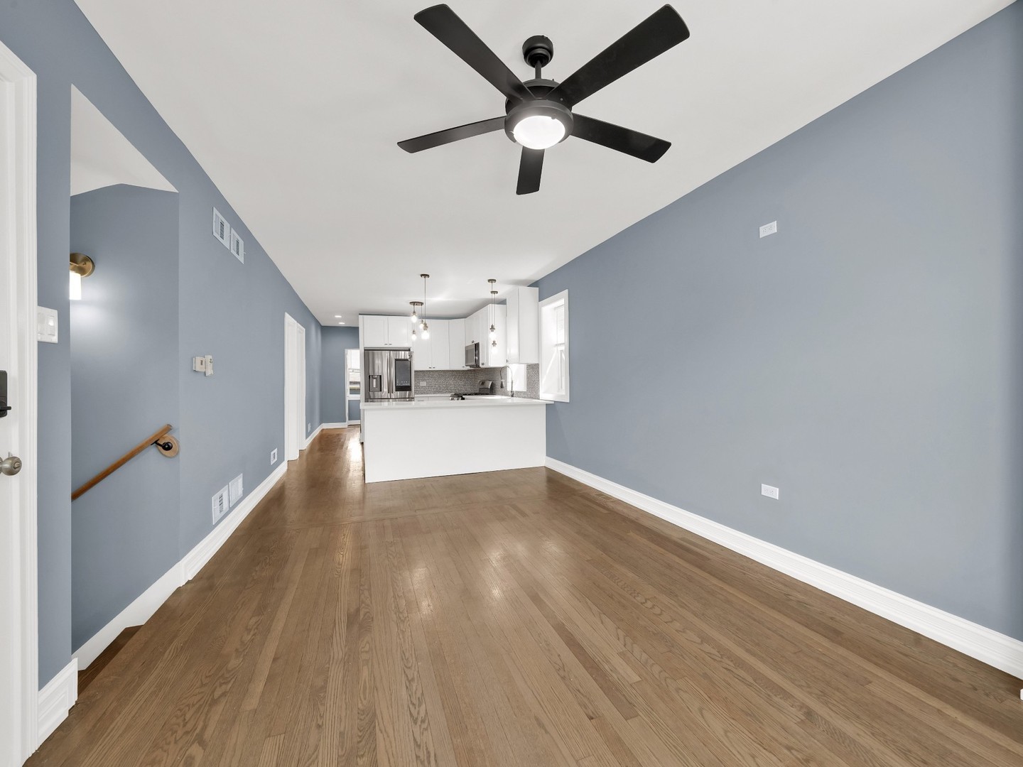 2929 N Harding Avenue