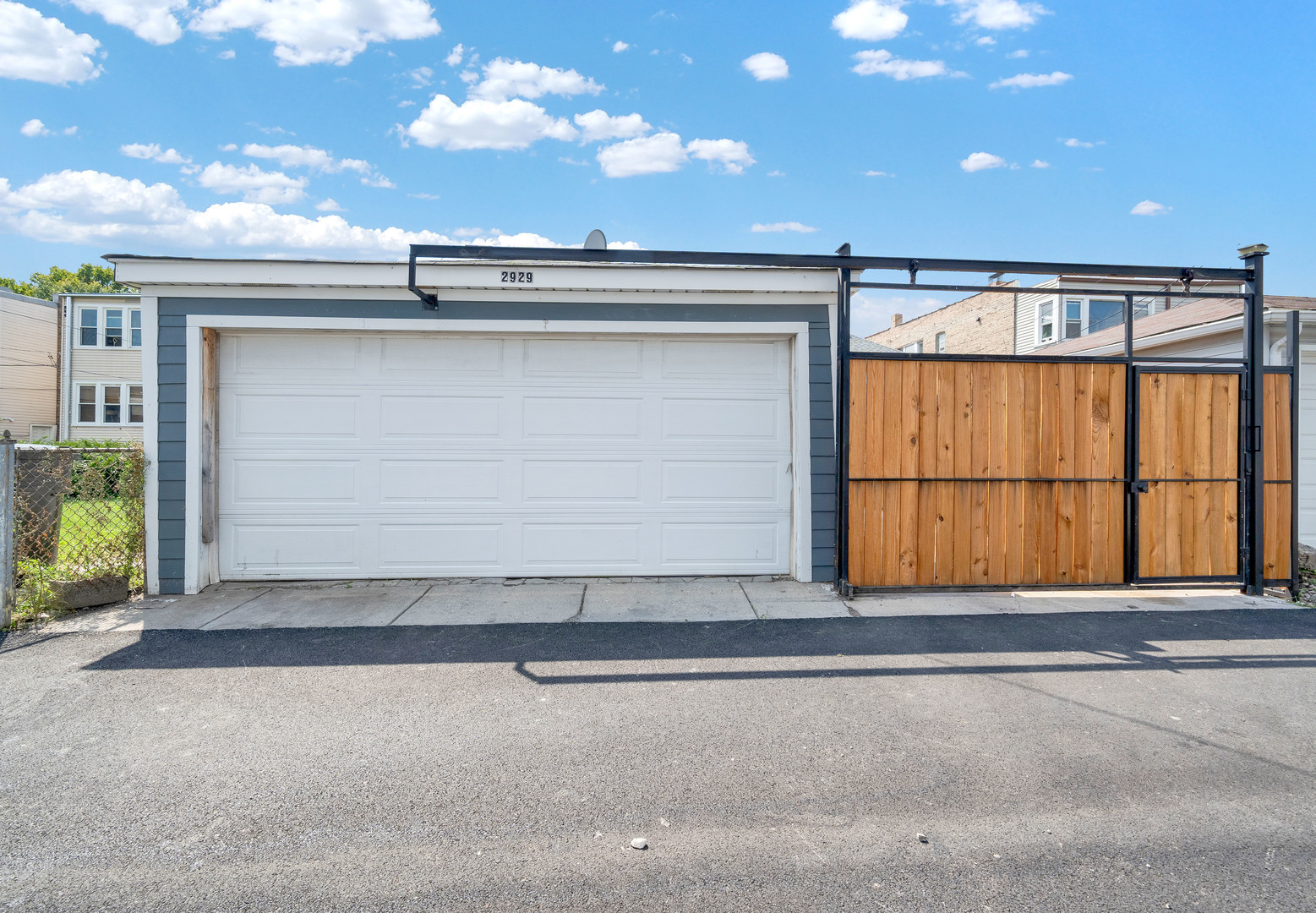 2929 N Harding Avenue