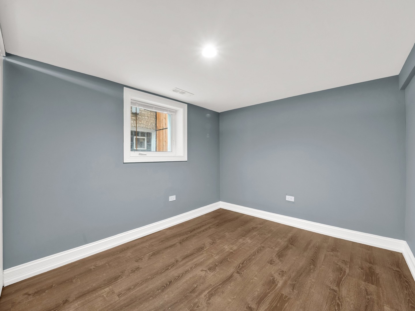 2929 N Harding Avenue