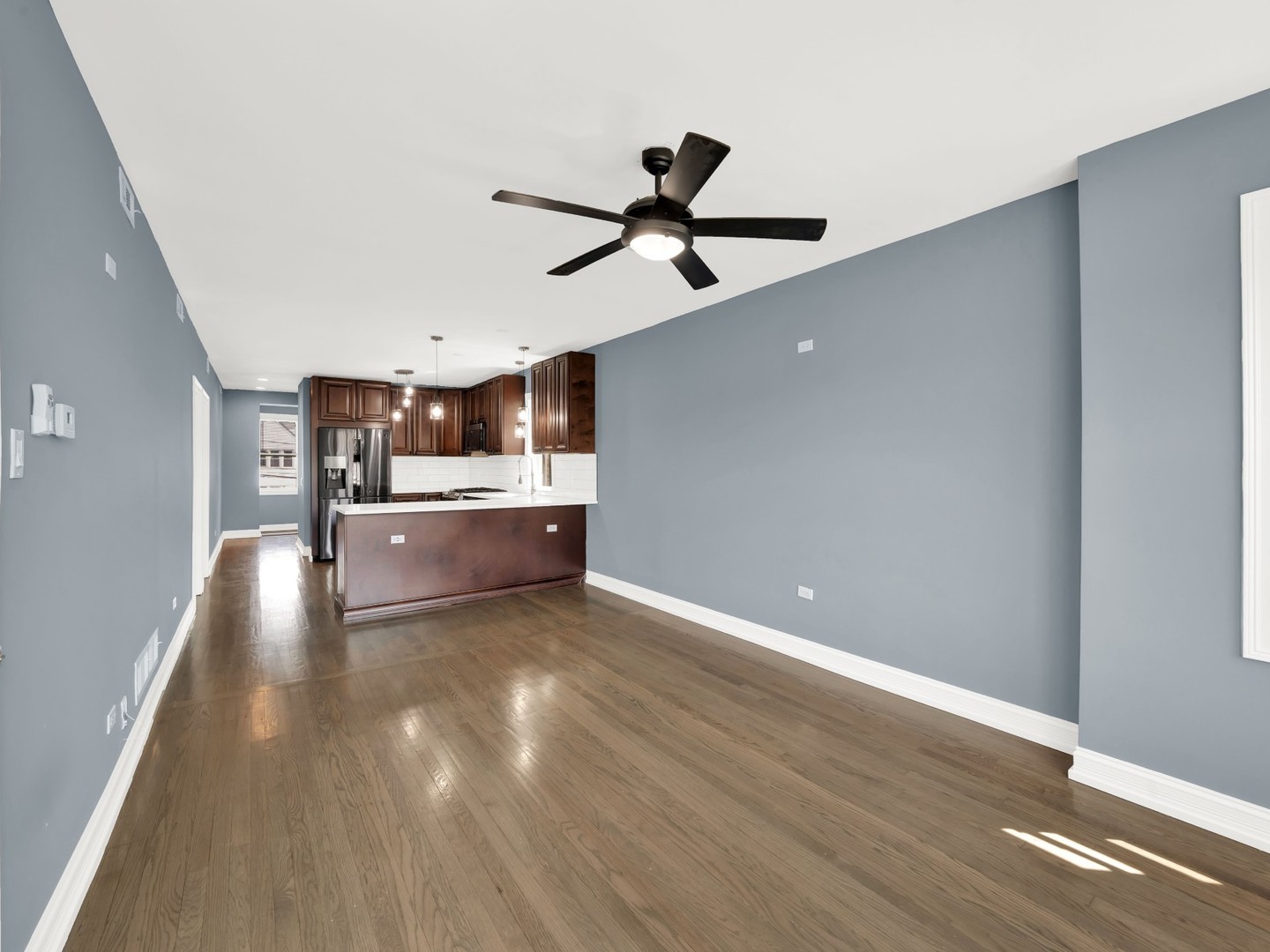 2929 N Harding Avenue