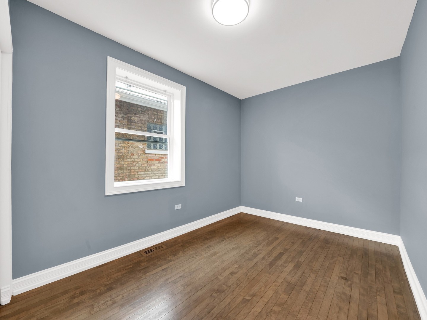 2929 N Harding Avenue