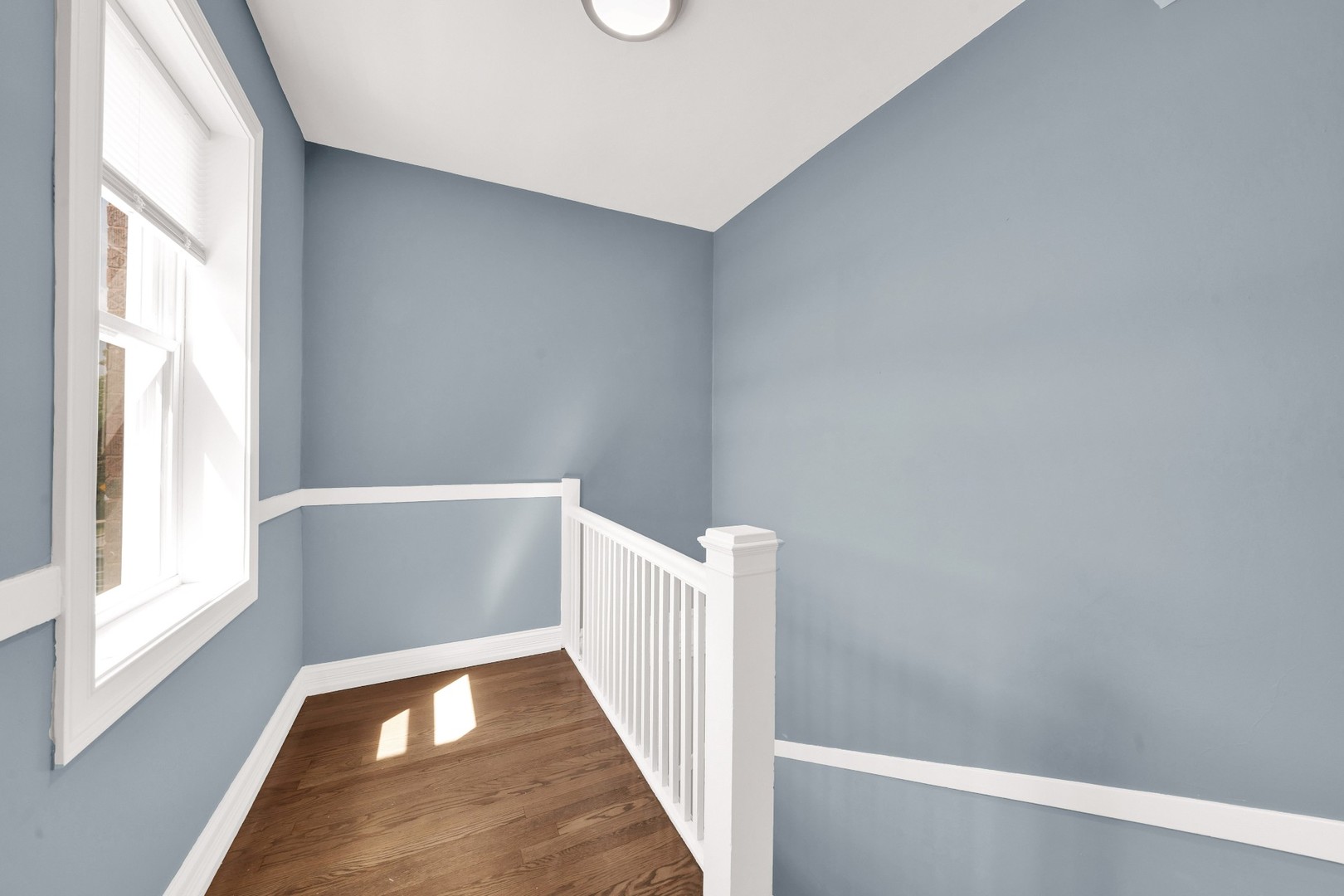 2929 N Harding Avenue