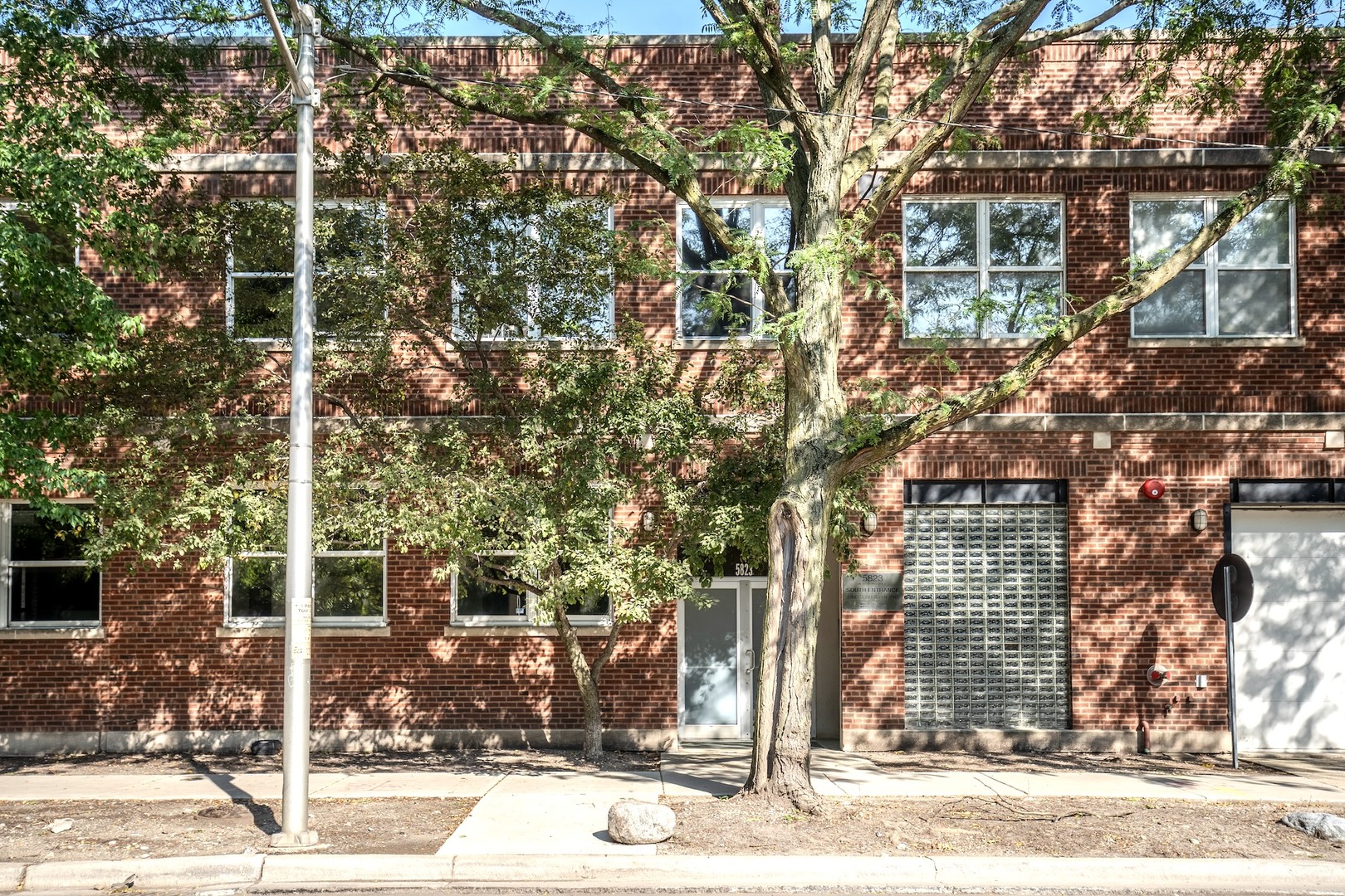 5823 N Ravenswood Avenue Unit: 205