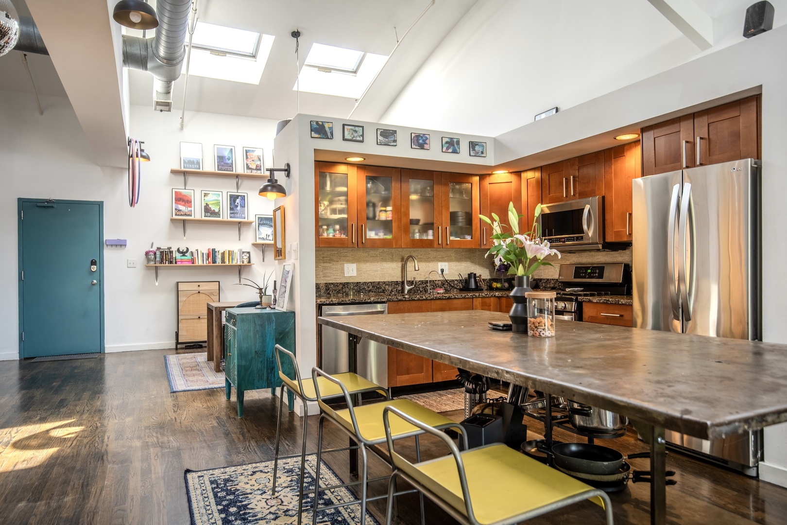 5823 N Ravenswood Avenue Unit: 205