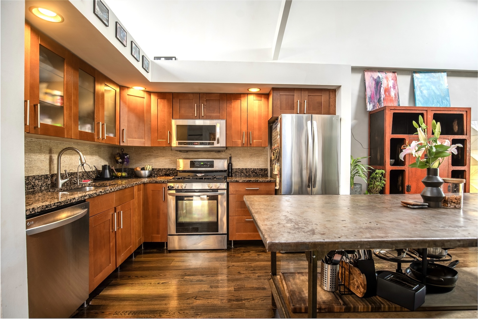 5823 N Ravenswood Avenue Unit: 205