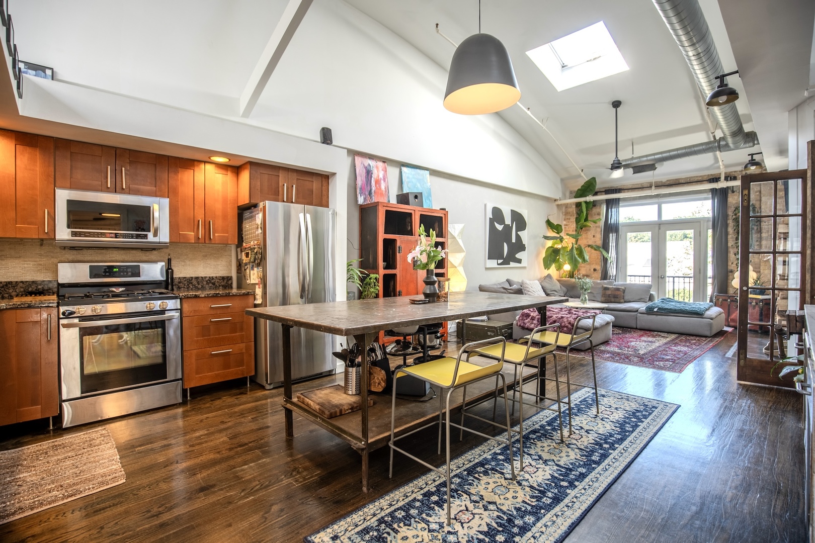 5823 N Ravenswood Avenue Unit: 205