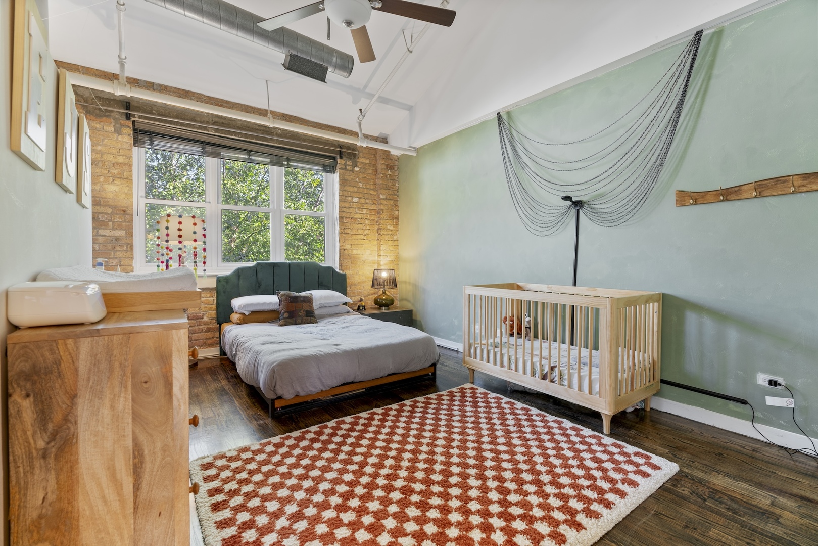 5823 N Ravenswood Avenue Unit: 205