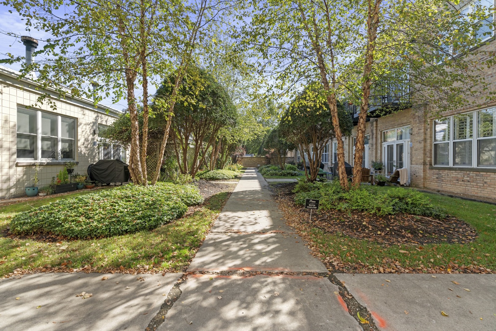 5823 N Ravenswood Avenue Unit: 205