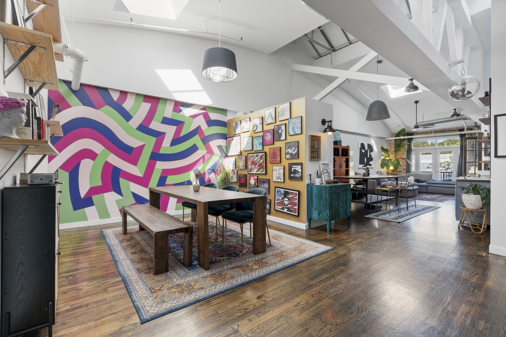 5823 N Ravenswood Avenue Unit: 205