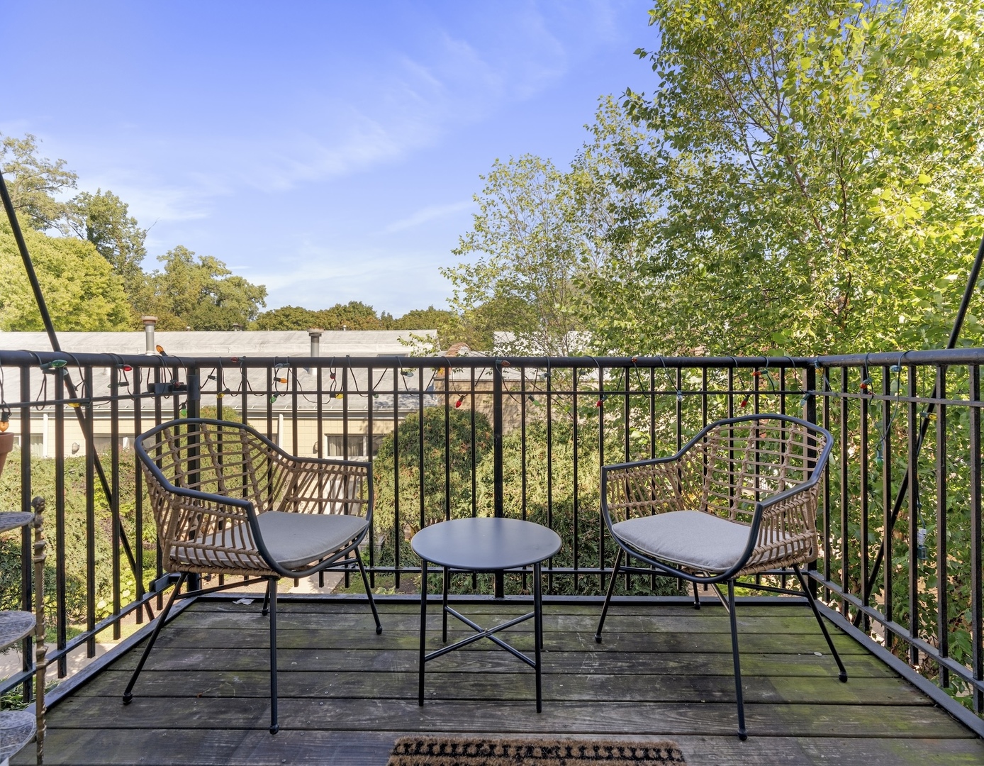 5823 N Ravenswood Avenue Unit: 205