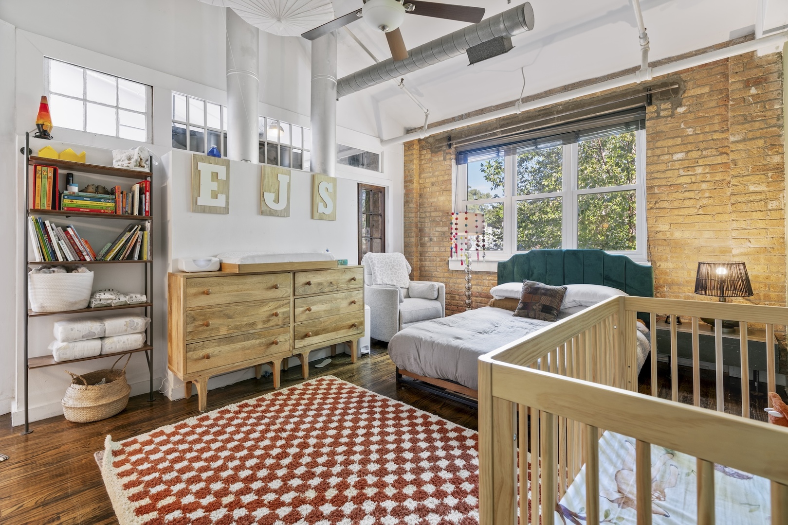 5823 N Ravenswood Avenue Unit: 205