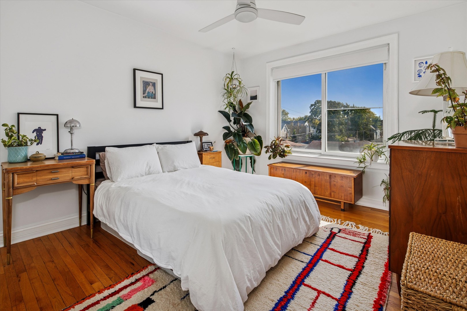 3039 N Troy Street Unit: 2E