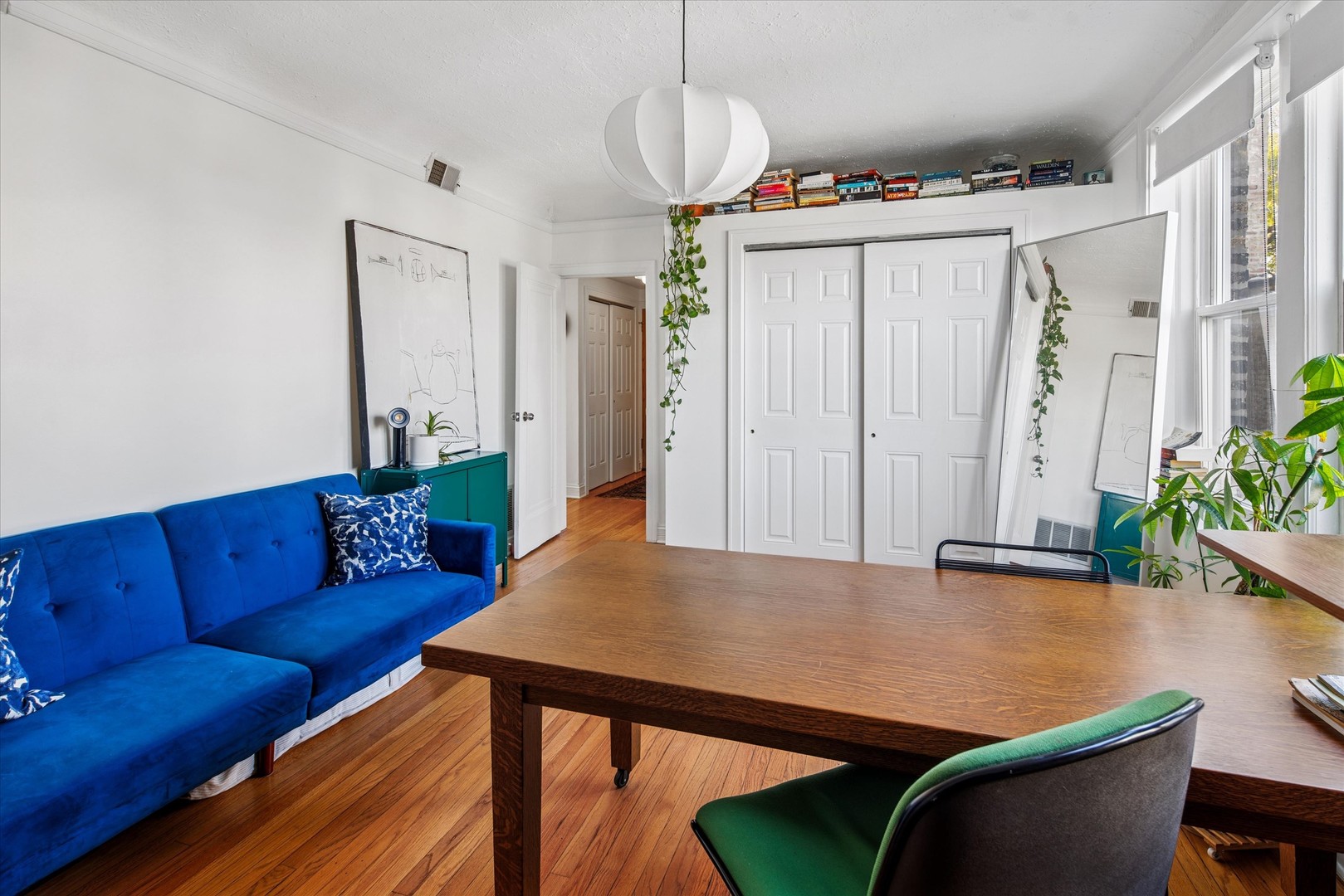 3039 N Troy Street Unit: 2E