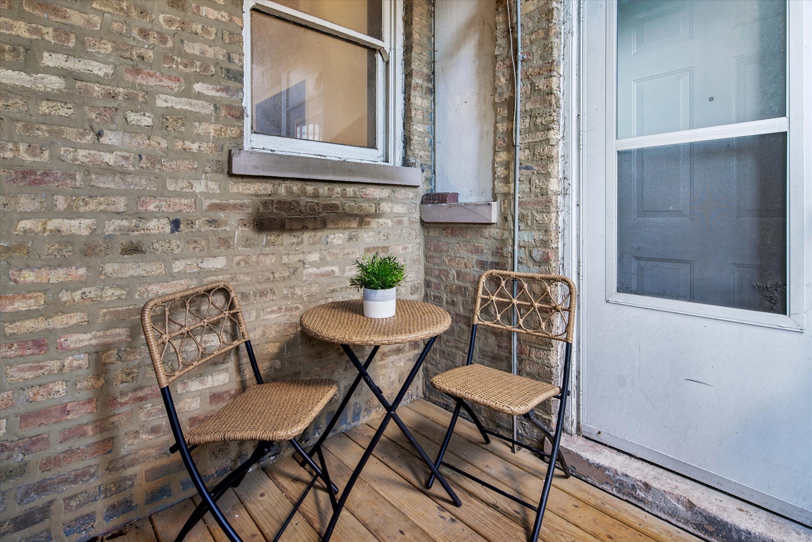 3039 N Troy Street Unit: 2E