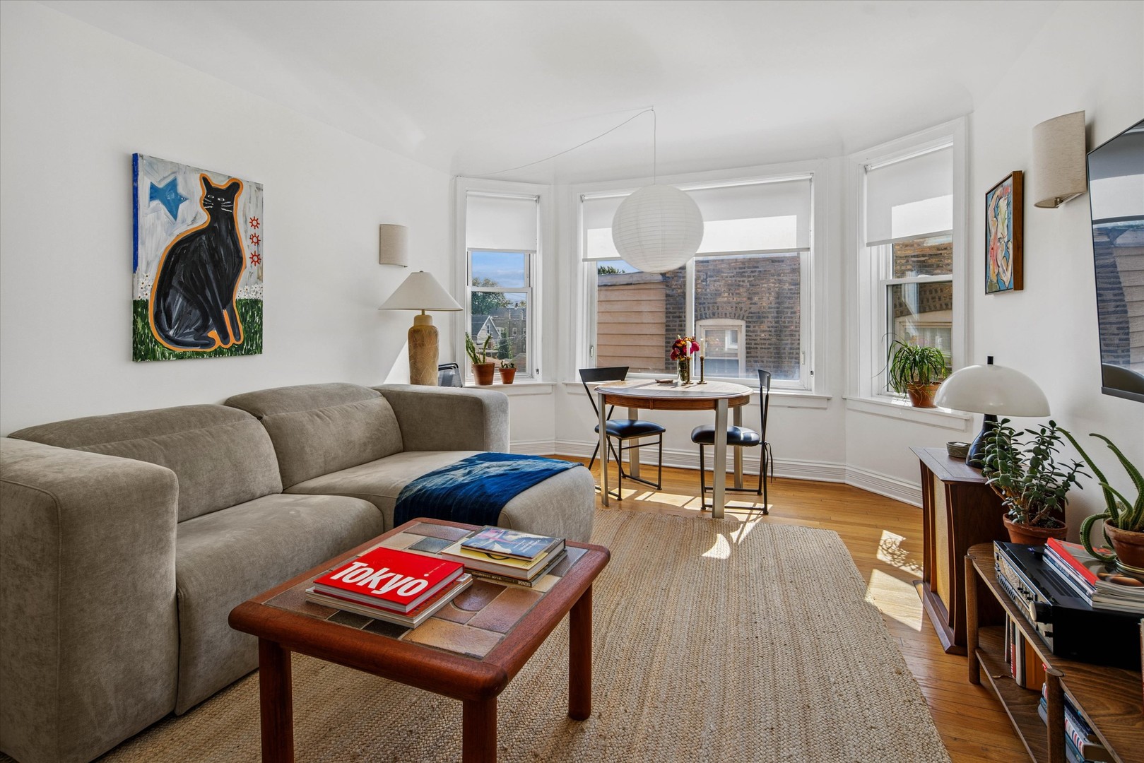 3039 N Troy Street Unit: 2E