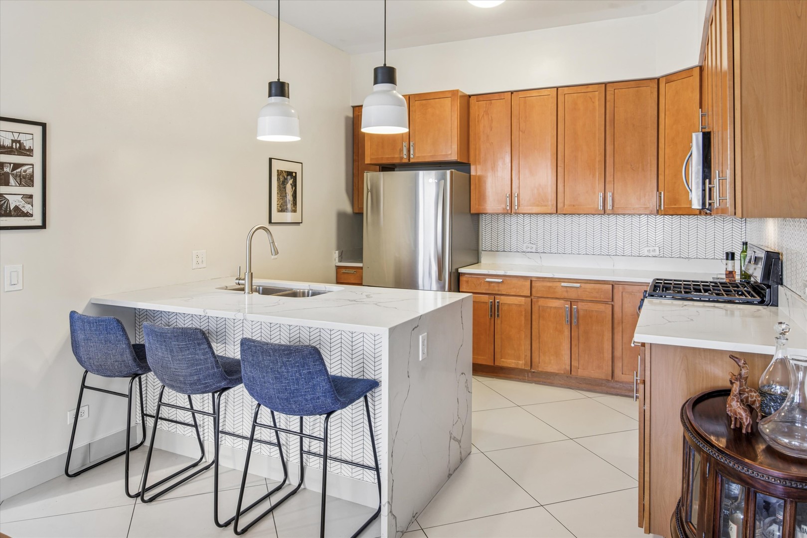 3741 N Wolcott Avenue Unit: 6