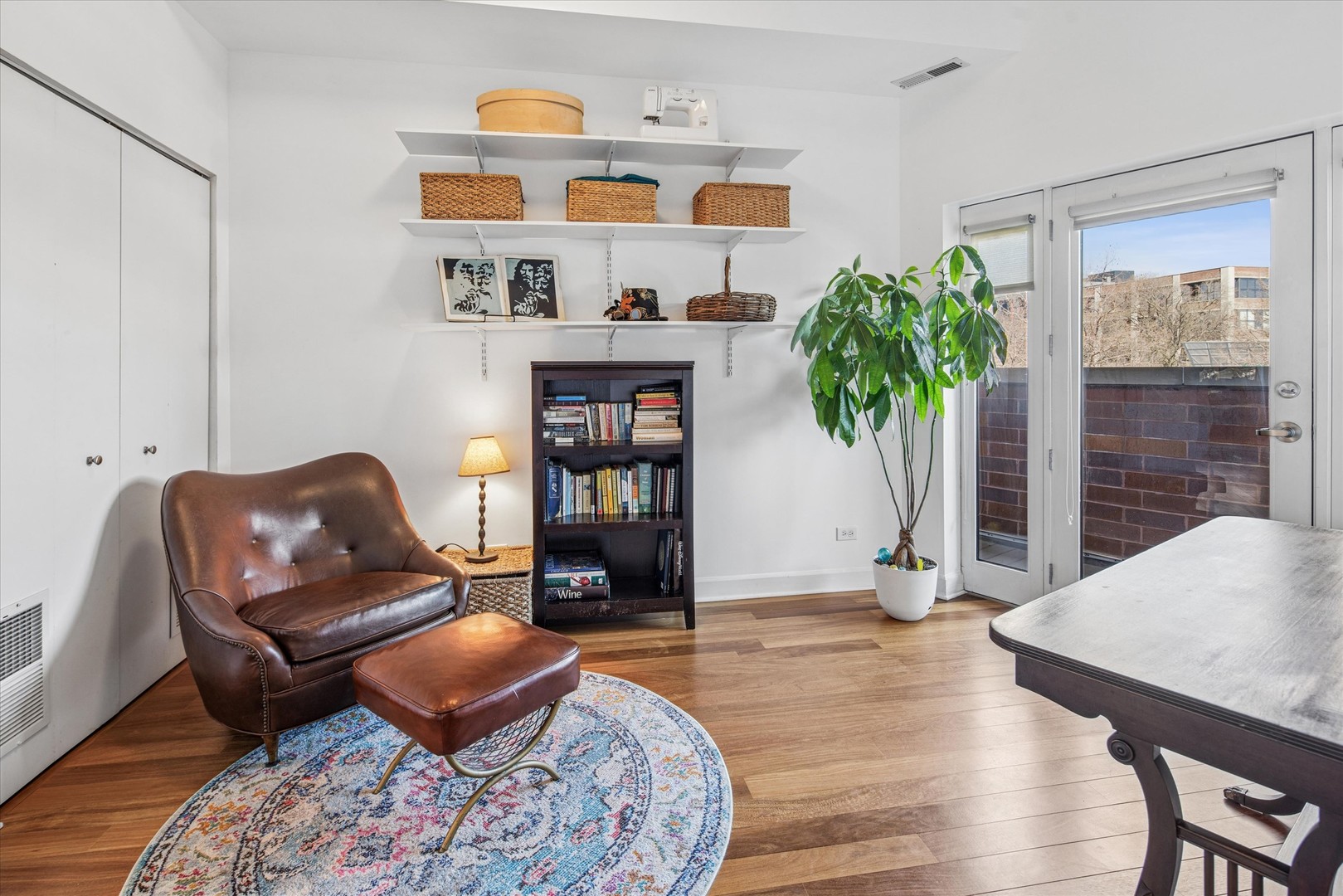 3741 N Wolcott Avenue Unit: 6